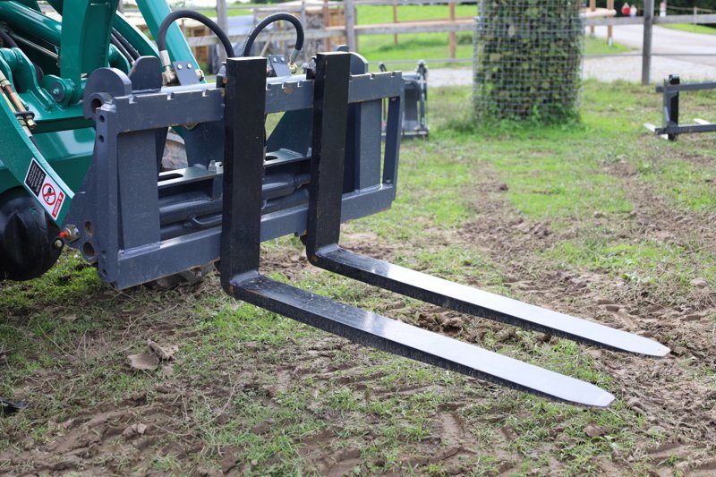 Kompaktlader des Typs Sonstige Chargeuese électrique 600, Neumaschine in Schönenwerd (Bild 15)