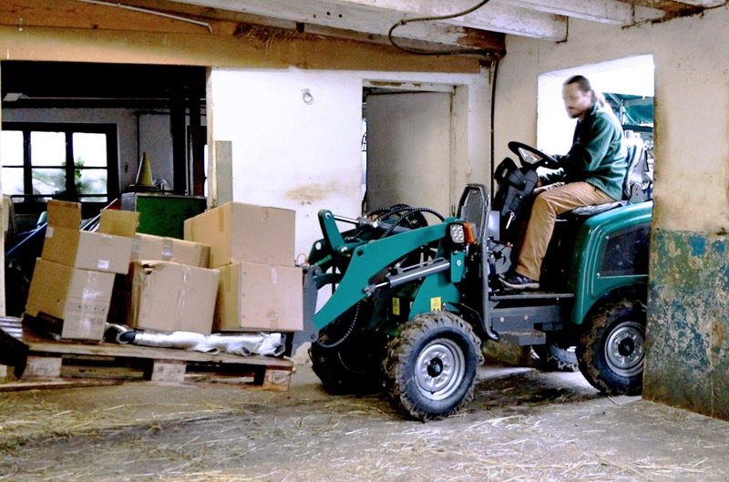 Kompaktlader des Typs Sonstige Chargeuese électrique 600, Neumaschine in Schönenwerd (Bild 8)
