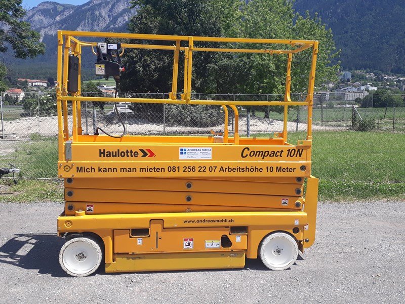 Kompaktlader of the type Sonstige Compact 10N Scherenhebebühne, Gebrauchtmaschine in Chur (Picture 3)