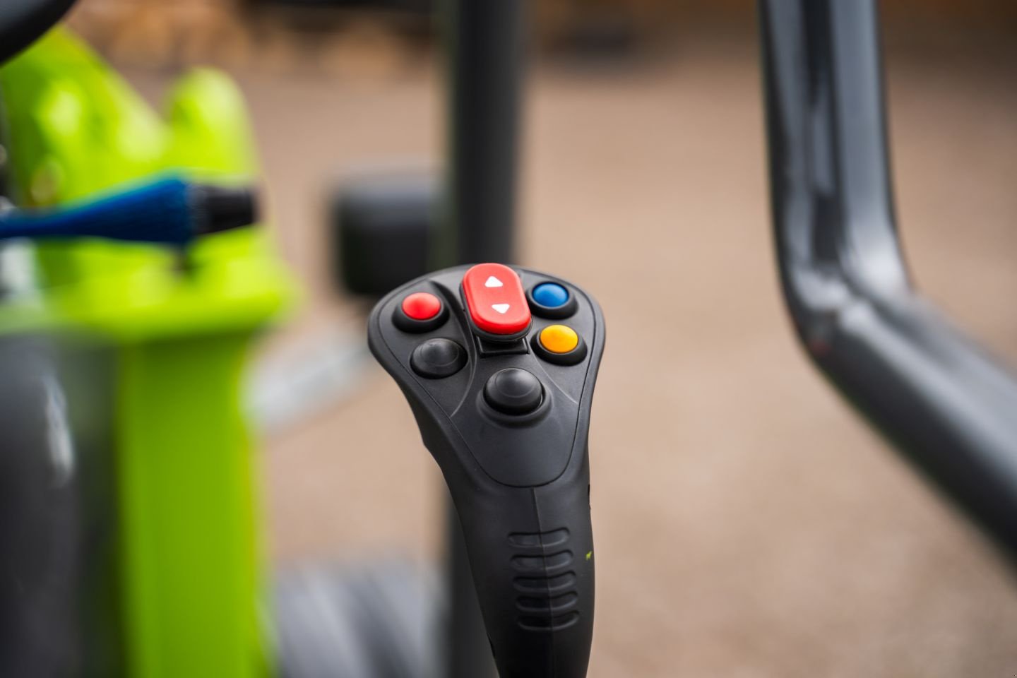 Kompaktlader of the type Sonstige E-Kraft E1000 g1200 1160 km130 g2700, Neumaschine in Haaksbergen (Picture 9)