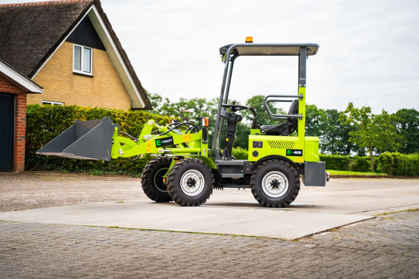 Kompaktlader of the type Sonstige E-Kraft E1000 g1200 1160 km130 g2700, Neumaschine in Haaksbergen (Picture 7)