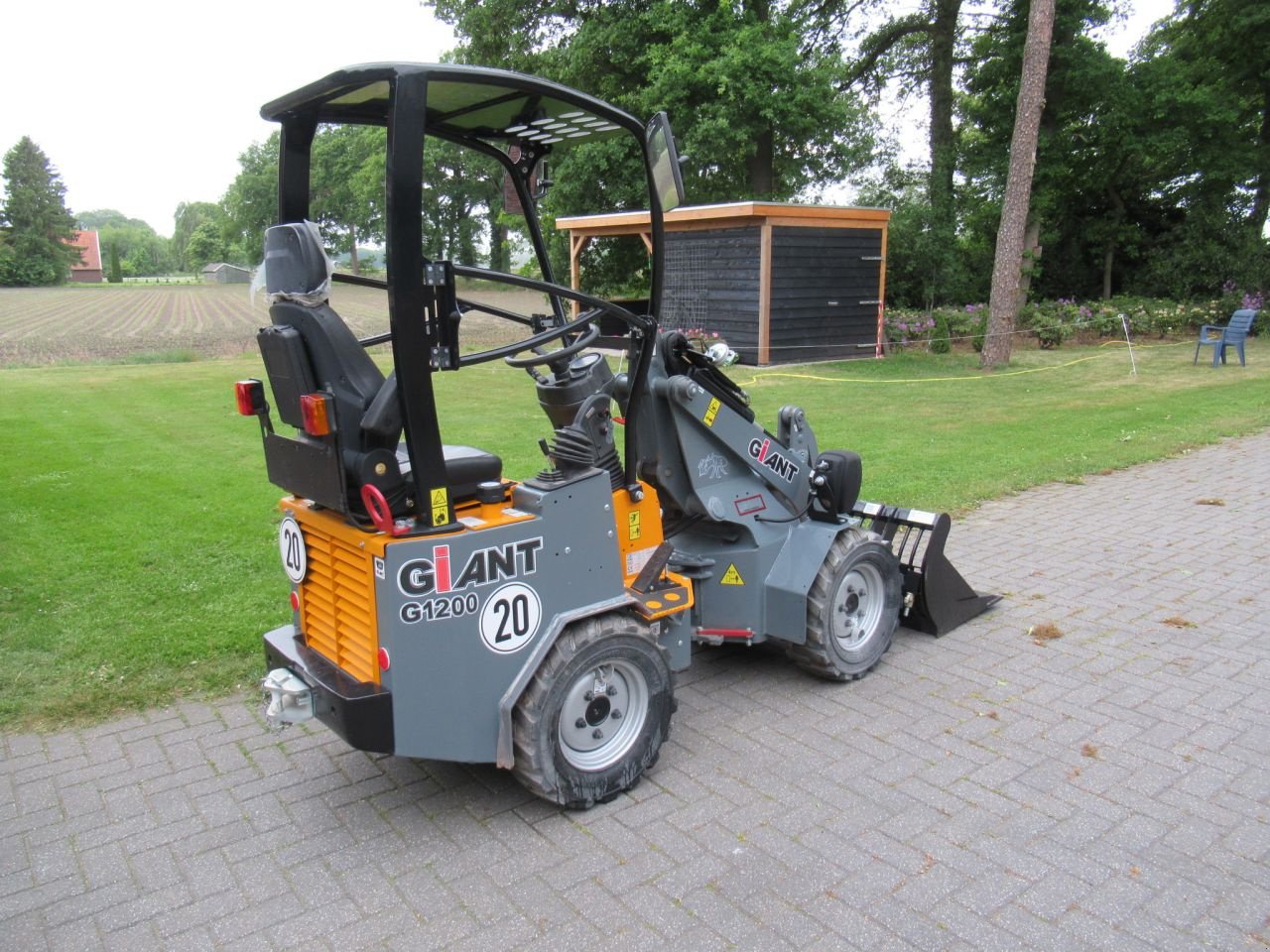 Kompaktlader des Typs Sonstige Giant 1200, Gebrauchtmaschine in Borne (Bild 2)