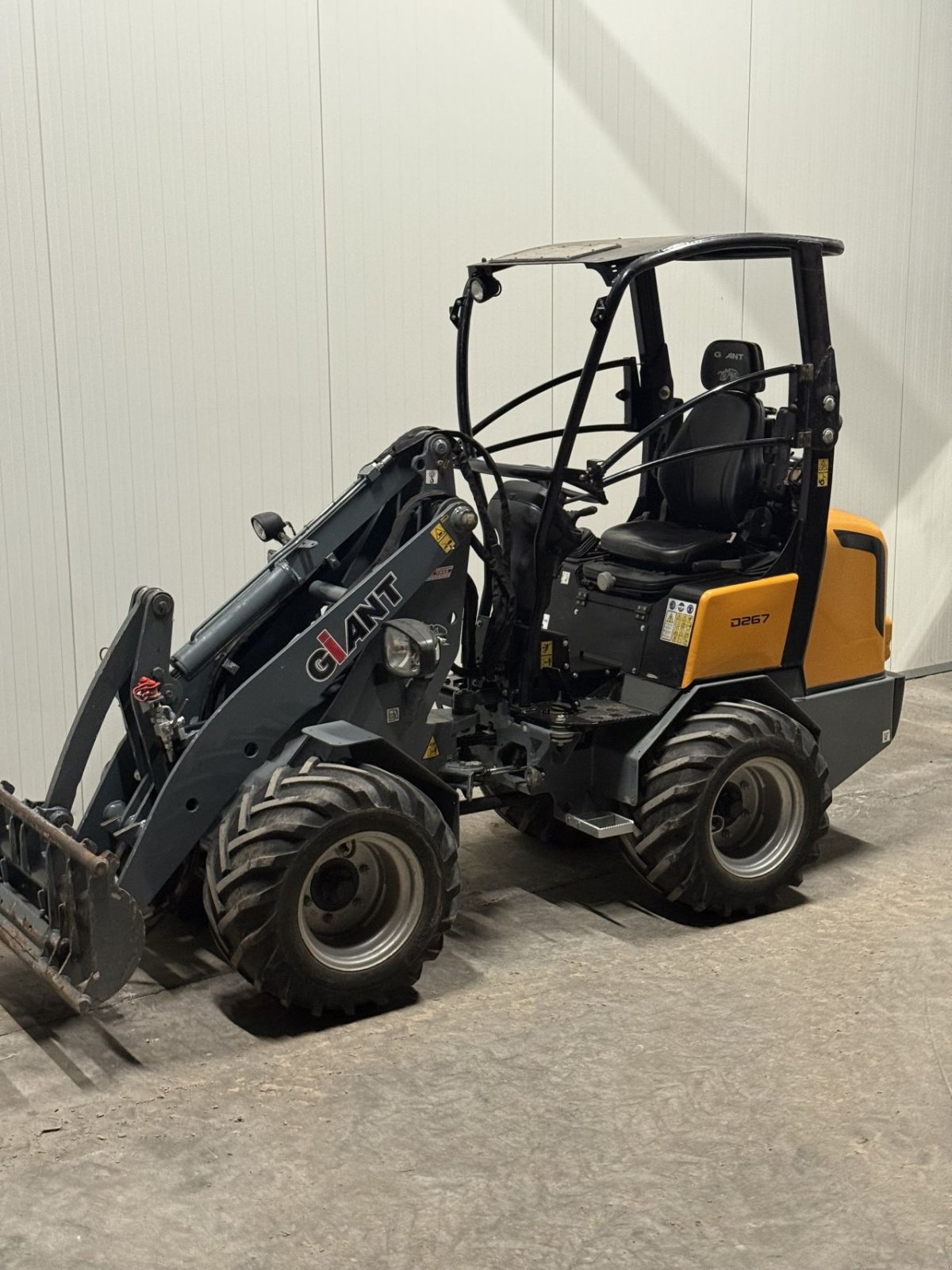 Kompaktlader van het type Sonstige Giant 267, Gebrauchtmaschine in Wadenoijen (Foto 2)