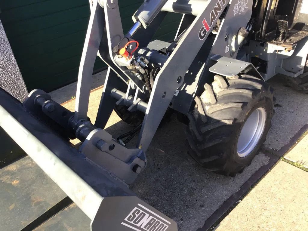 Kompaktlader типа Sonstige Giant D332st, Gebrauchtmaschine в Beuningen gld (Фотография 5)