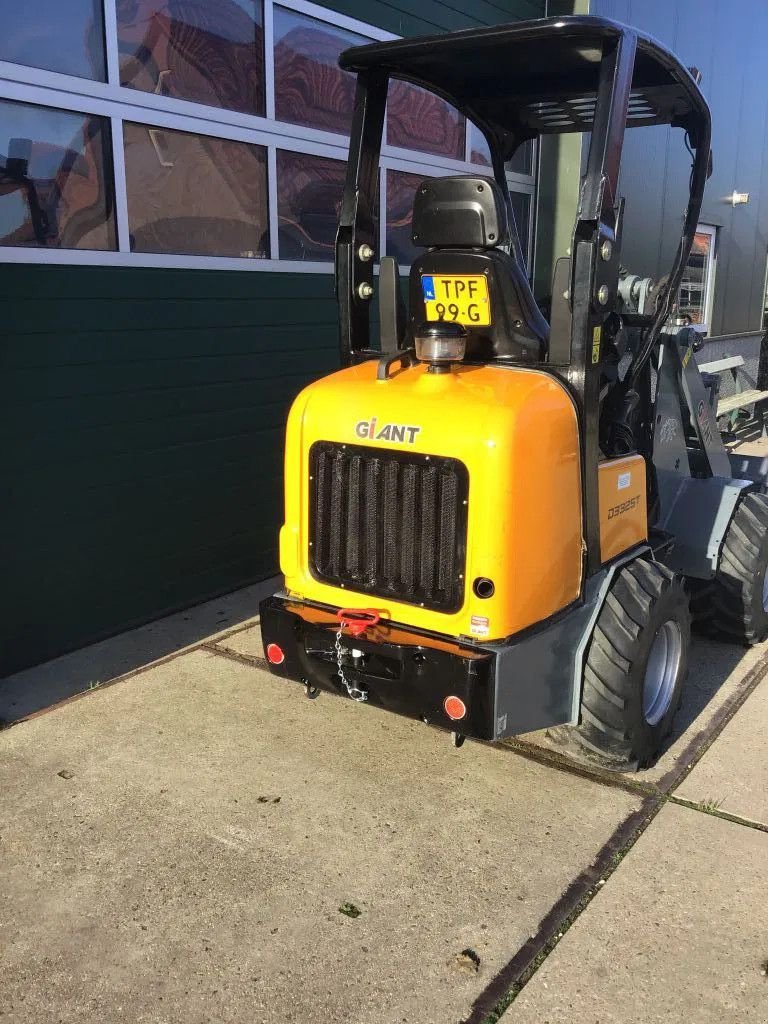 Kompaktlader типа Sonstige Giant D332st, Gebrauchtmaschine в Beuningen gld (Фотография 3)
