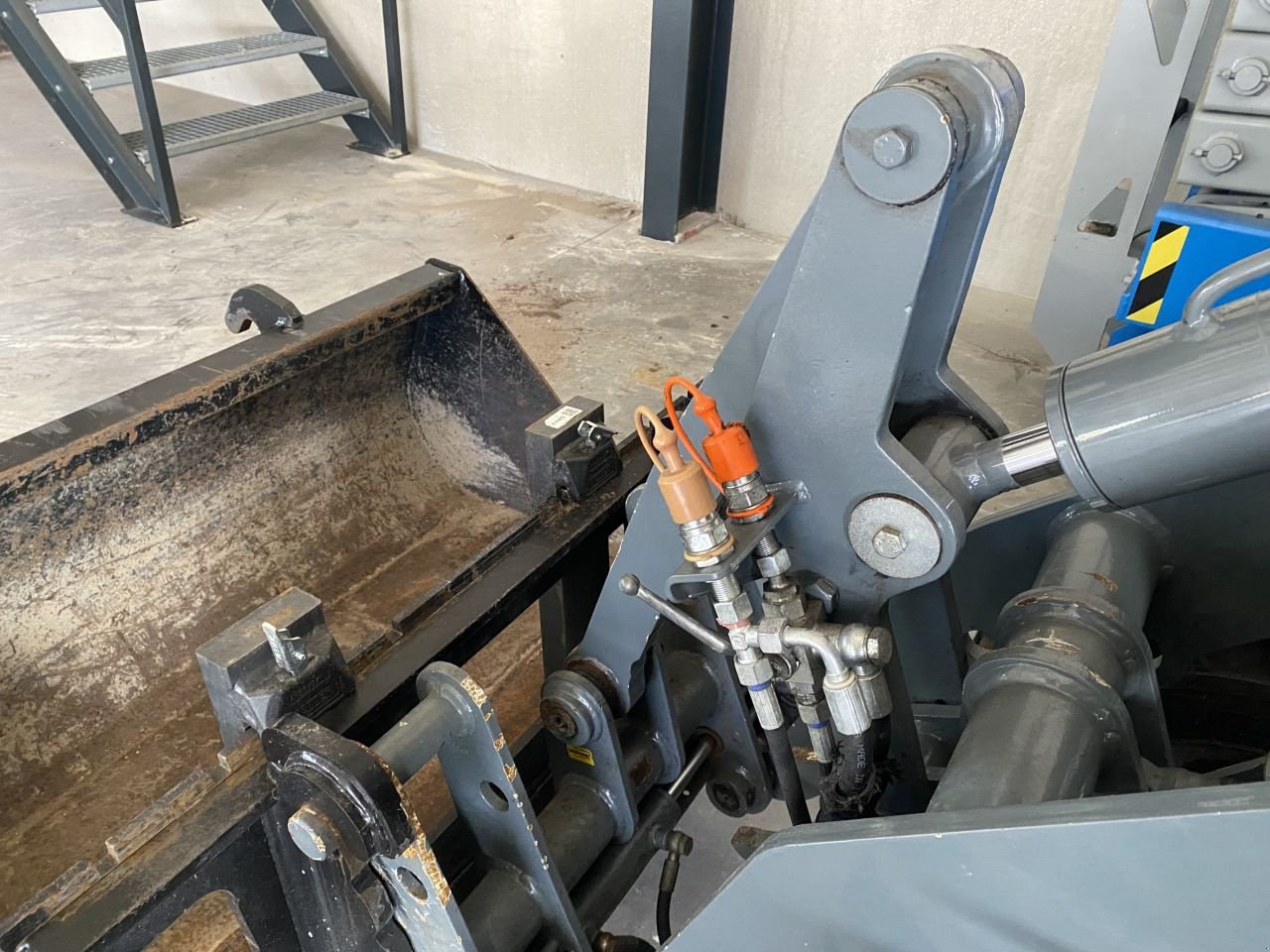 Kompaktlader des Typs Sonstige Giant D332st, Gebrauchtmaschine in De Mortel (Bild 8)