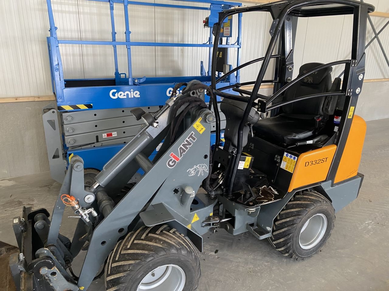 Kompaktlader des Typs Sonstige Giant D332st, Gebrauchtmaschine in De Mortel (Bild 10)