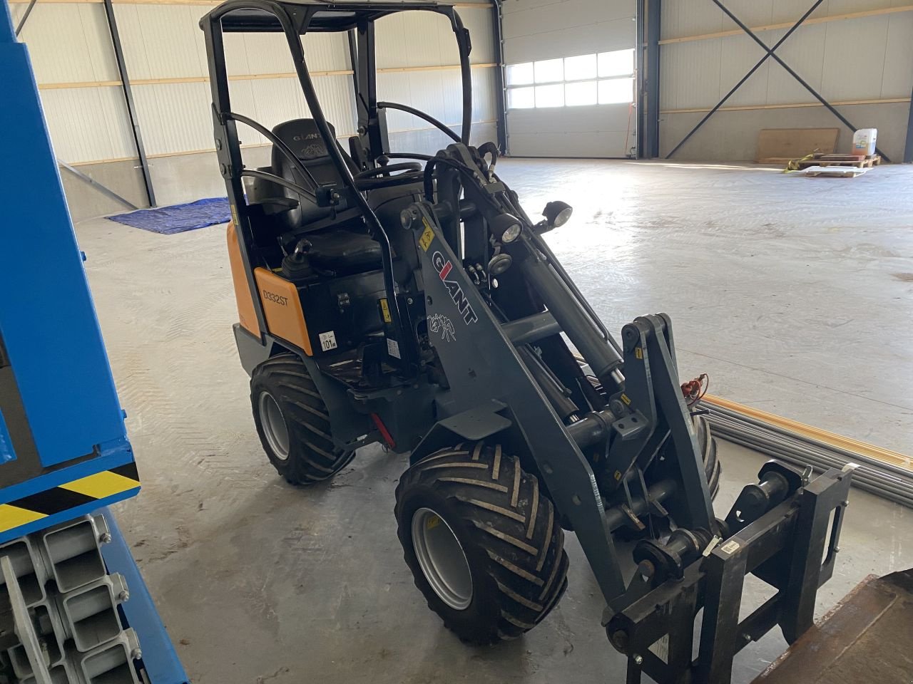 Kompaktlader des Typs Sonstige Giant D332st, Gebrauchtmaschine in De Mortel (Bild 11)