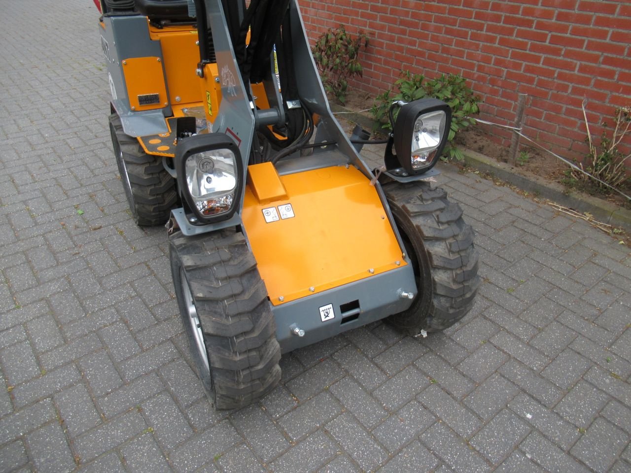 Kompaktlader of the type Sonstige Giant G 1200 4X4, Neumaschine in Borne (Picture 5)