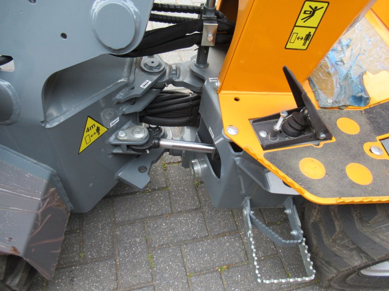 Kompaktlader of the type Sonstige Giant G 1200 4X4, Neumaschine in Borne (Picture 9)