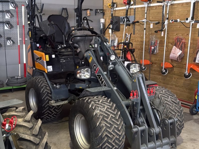 Kompaktlader типа Sonstige Giant G2500, Gebrauchtmaschine в Wadenoijen