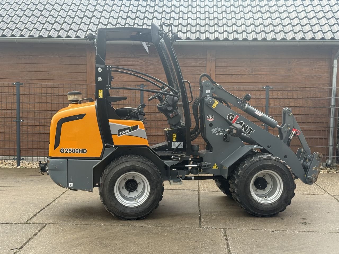 Kompaktlader of the type Sonstige Giant G25000hd, Gebrauchtmaschine in Wadenoijen (Picture 4)