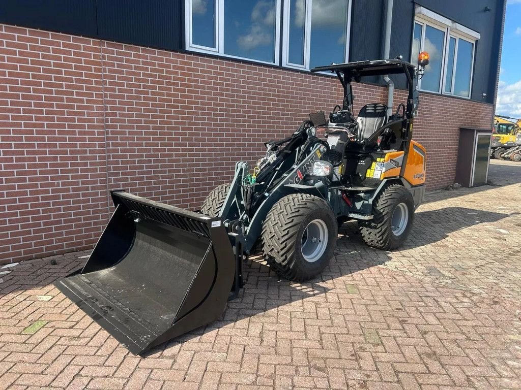 Kompaktlader of the type Sonstige Giant G2700, Neumaschine in Barneveld (Picture 1)