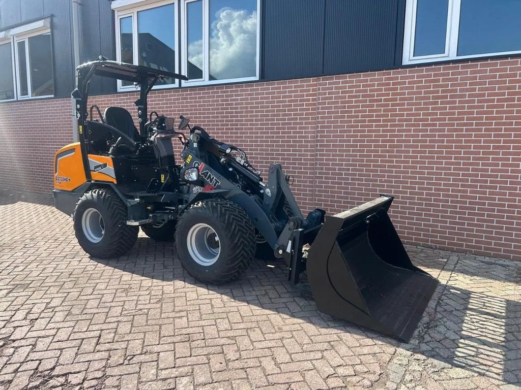 Kompaktlader of the type Sonstige Giant G2700, Neumaschine in Barneveld (Picture 2)