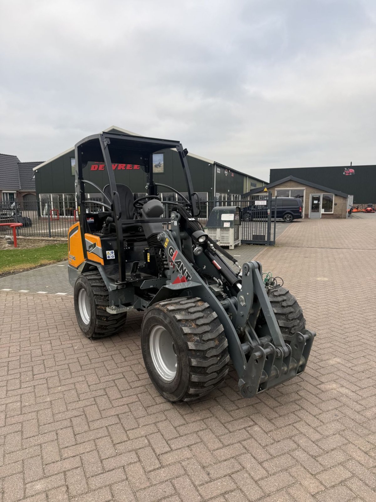 Kompaktlader des Typs Sonstige Giant G2700, Gebrauchtmaschine in Wadenoijen (Bild 2)