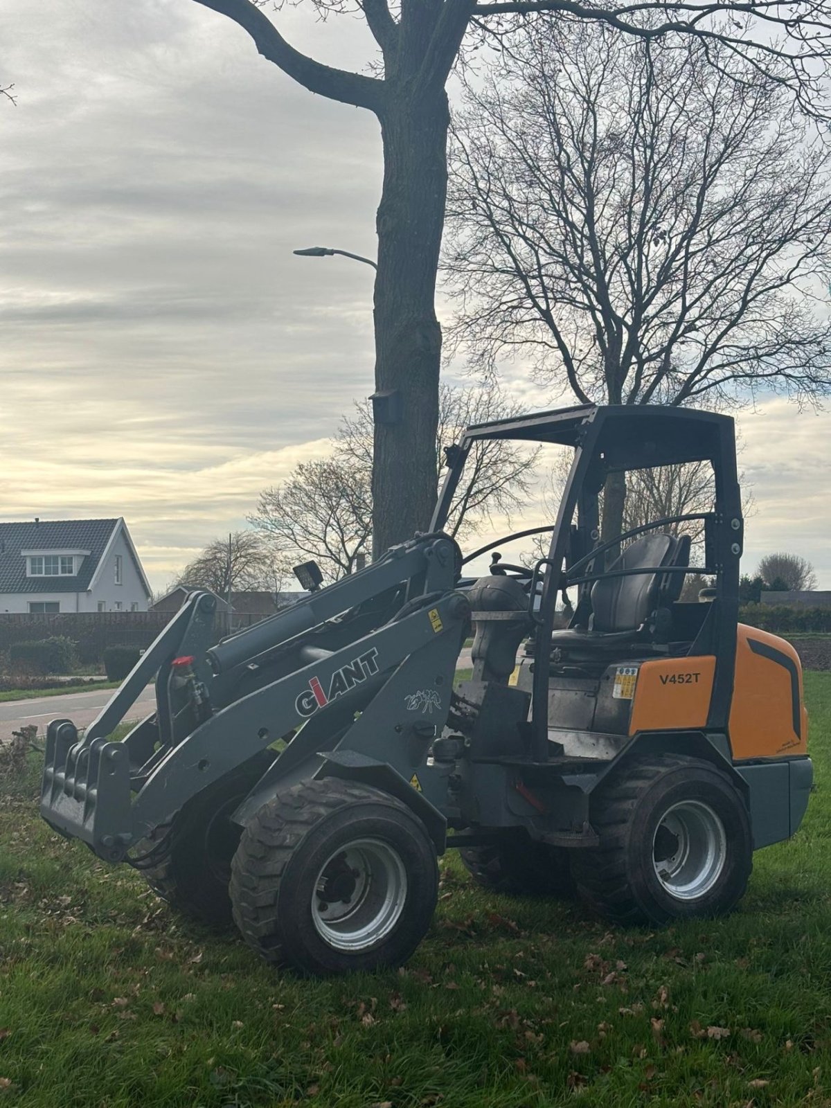 Kompaktlader des Typs Sonstige Giant V452t, Gebrauchtmaschine in Wadenoijen (Bild 3)