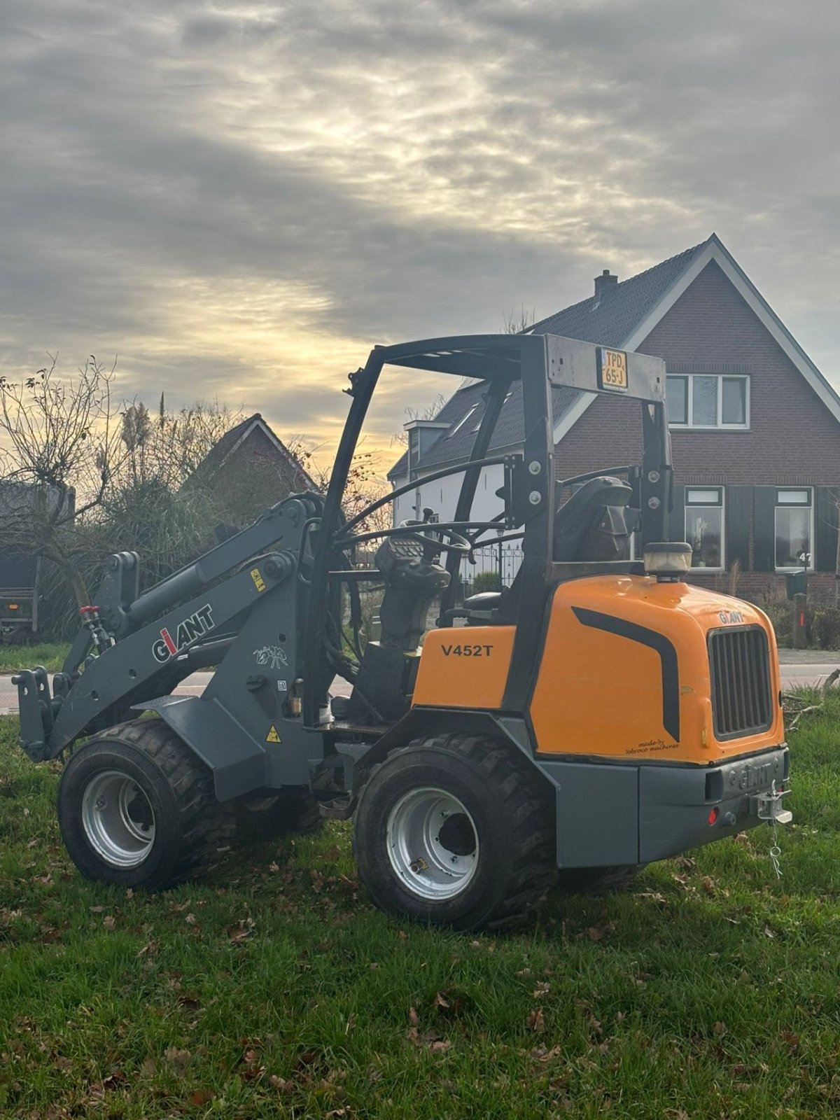 Kompaktlader типа Sonstige Giant V452t, Gebrauchtmaschine в Wadenoijen (Фотография 3)