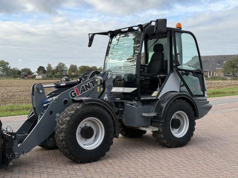 Kompaktlader of the type Sonstige Giant V761, Gebrauchtmaschine in Wadenoijen (Picture 1)