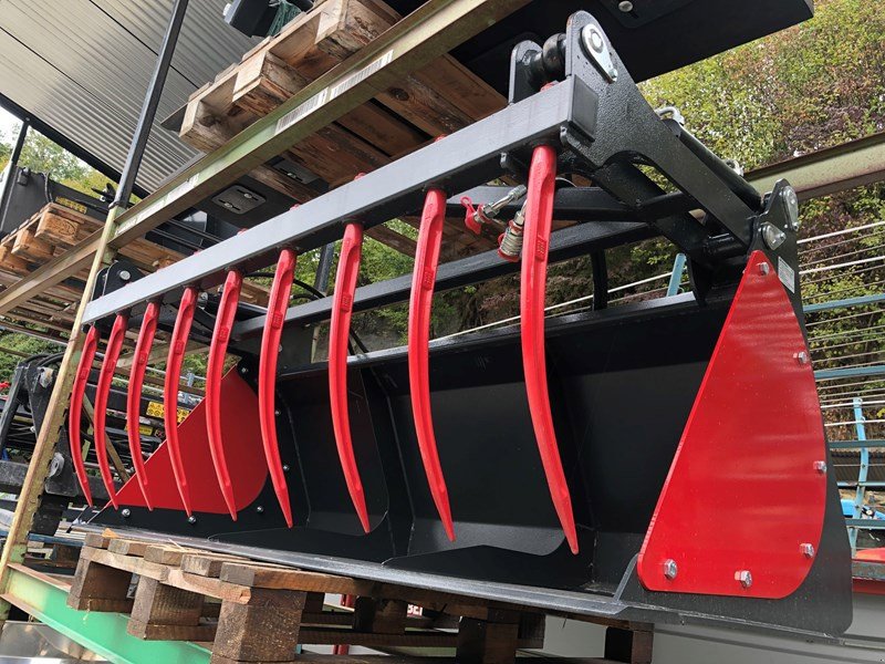 Kompaktlader of the type Sonstige Greifschaufel, Neumaschine in Helgisried (Picture 2)