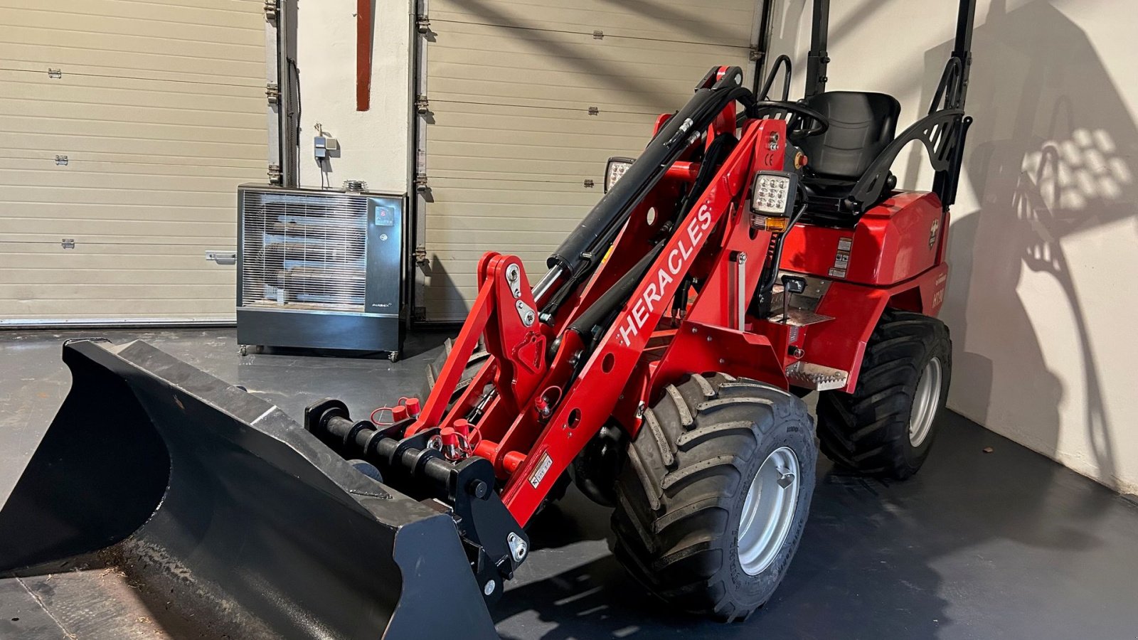 Kompaktlader des Typs Sonstige H190, Gebrauchtmaschine in Arden (Bild 2)