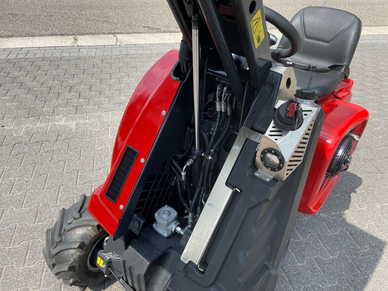 Kompaktlader of the type Sonstige Heracles H130 Pro, Neumaschine in Breda (Picture 9)