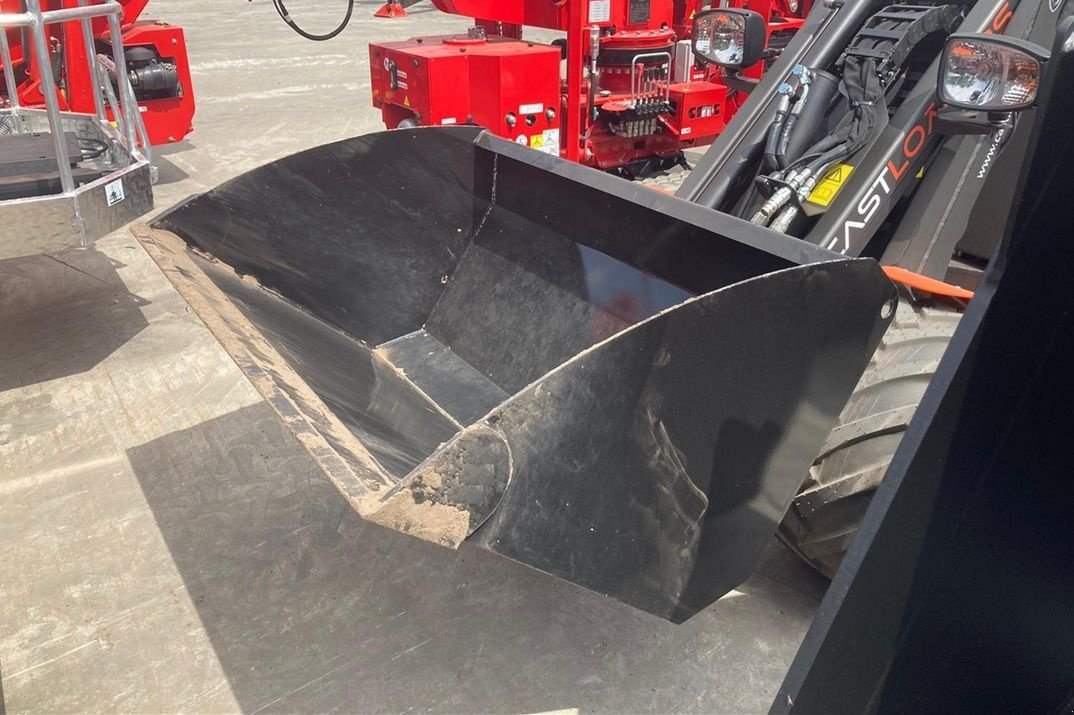 Kompaktlader of the type Sonstige Komac, Gebrauchtmaschine in Voorst Gendringen (Picture 1)