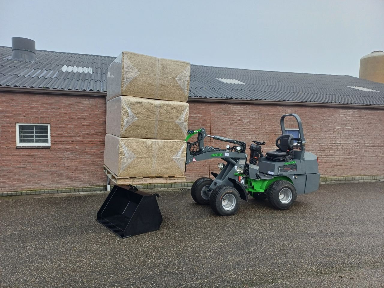 Kompaktlader of the type Sonstige Minishovel WCM -L1812 Kubota -L1812, Gebrauchtmaschine in Stroe (Gld) (Picture 3)