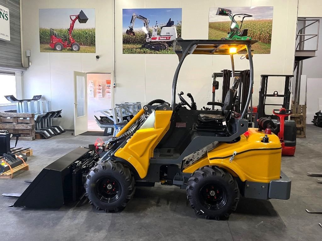 Kompaktlader of the type Sonstige TAIAN DY840, Neumaschine in Dronten (Picture 9)