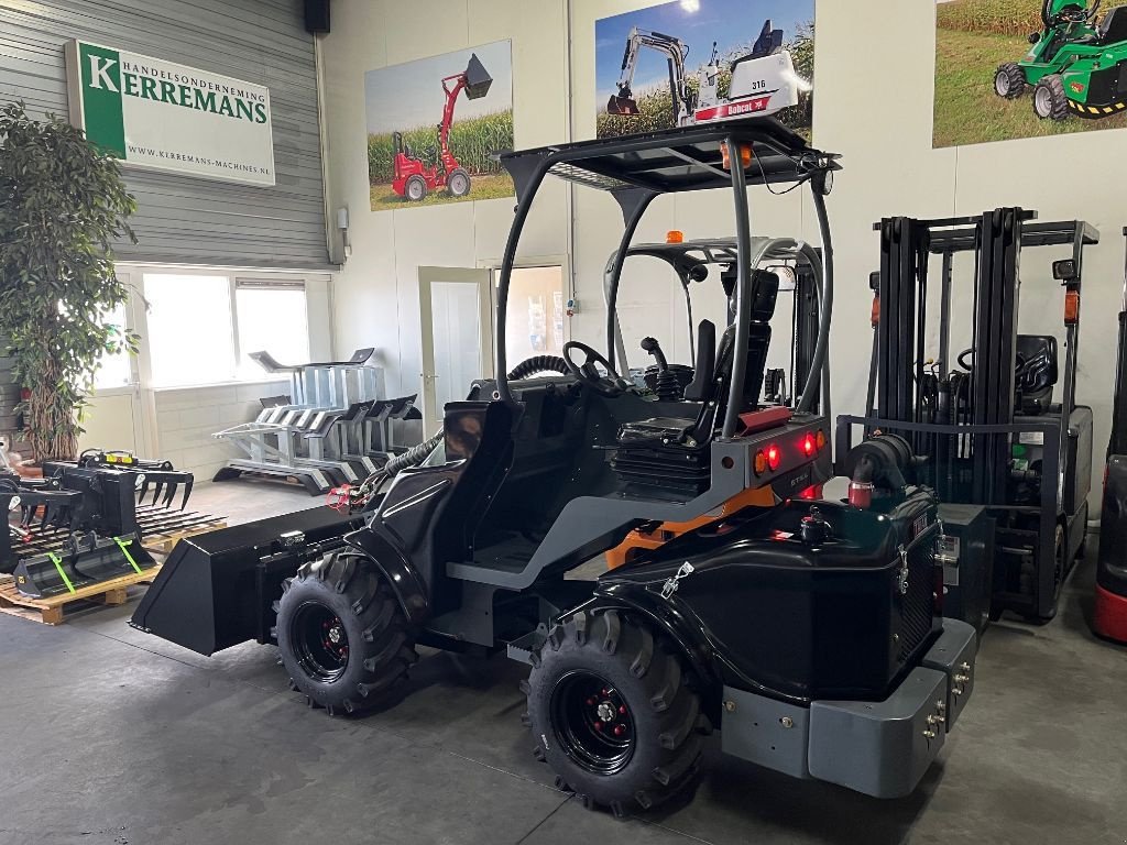 Kompaktlader of the type Sonstige TAIAN DY840, Neumaschine in Dronten (Picture 9)