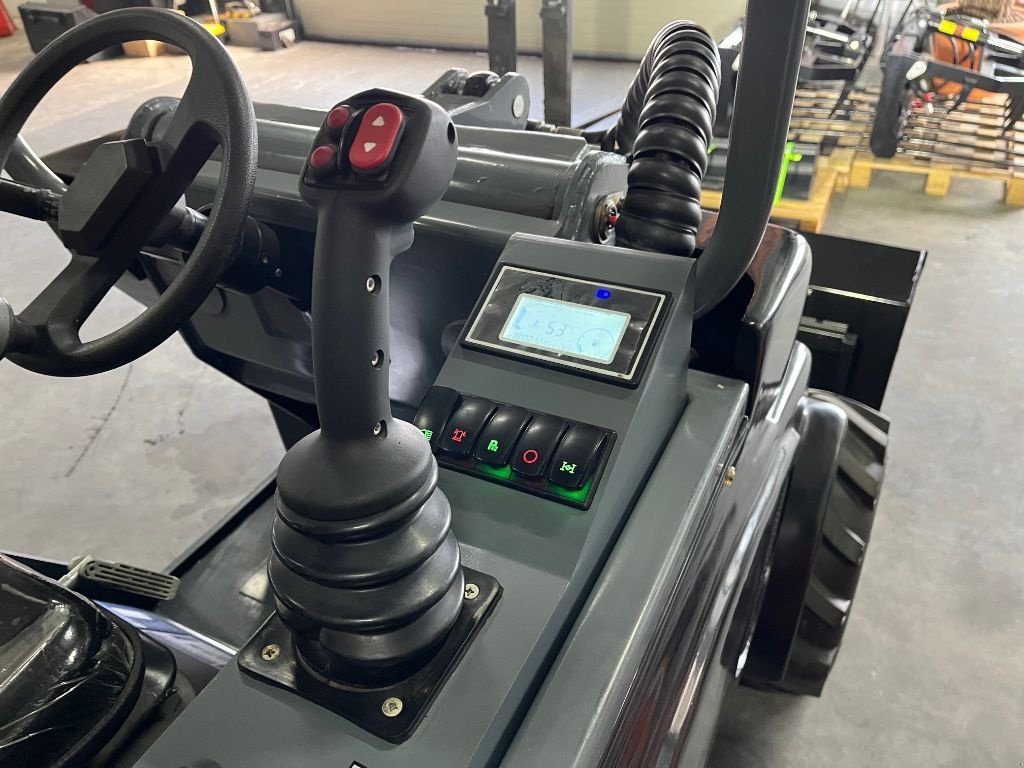 Kompaktlader of the type Sonstige TAIAN DY840, Neumaschine in Dronten (Picture 11)