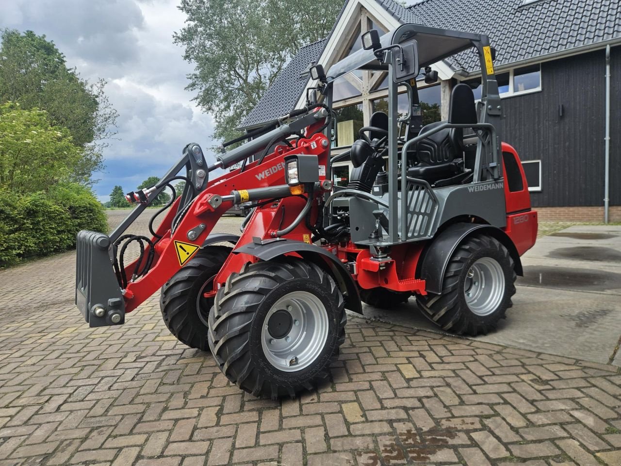 Kompaktlader of the type Sonstige Weidemann 1280, Neumaschine in Nijeveen (Picture 1)