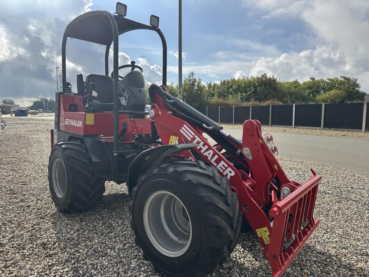 Kompaktlader des Typs Thaler 2438-S-DPF, Gebrauchtmaschine in Skjern (Bild 4)