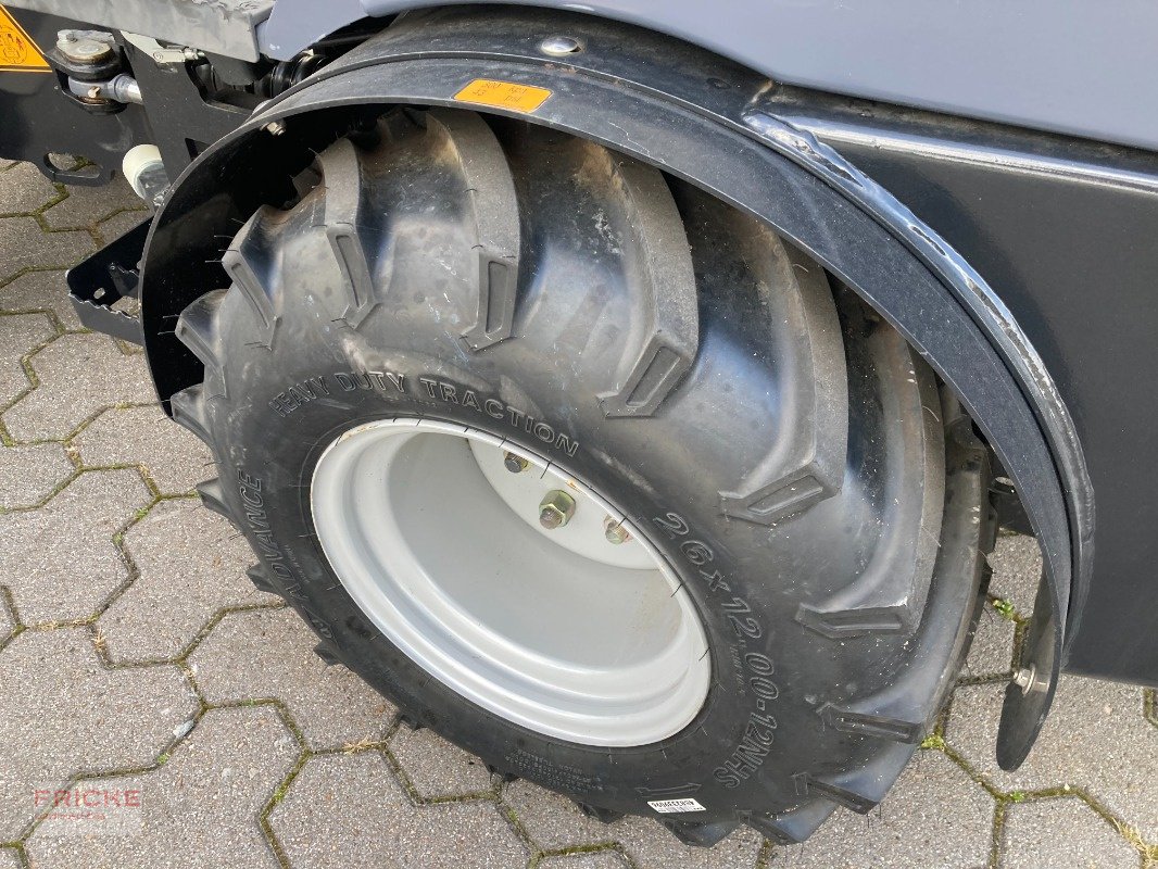 Kompaktlader of the type Toyo 826-III Bügel Black Edition, Neumaschine in Bockel - Gyhum (Picture 9)