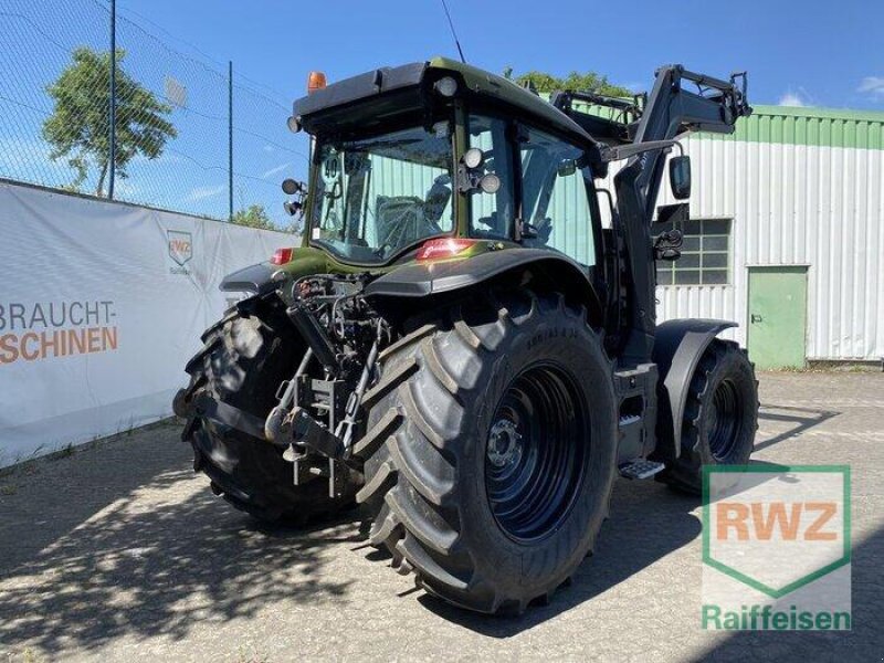 Kompaktlader des Typs Valtra G135 V Schlepper, Gebrauchtmaschine in Kruft (Bild 2)