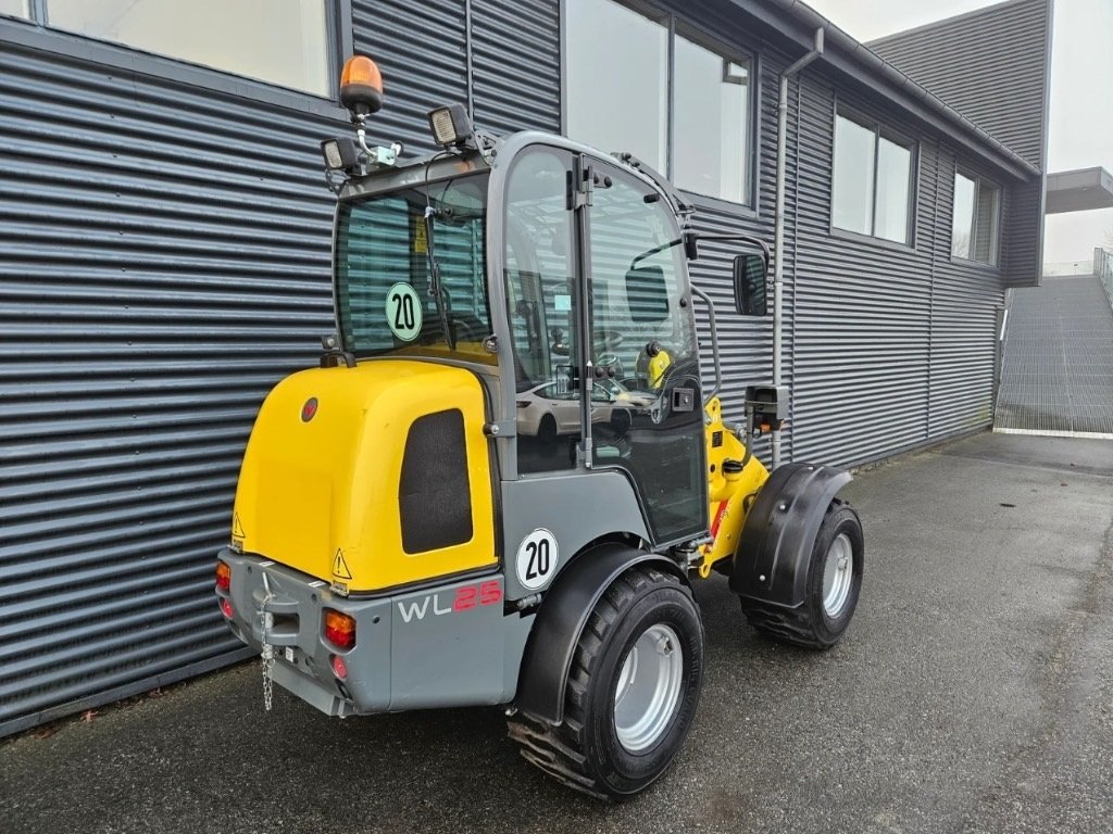 Kompaktlader типа Wacker Neuson WL 25, Gebrauchtmaschine в Fårevejle (Фотография 3)