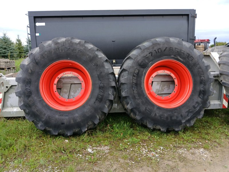 Komplettrad des Typs CLAAS Xerion 4000, gebraucht in Penzing (Bild 1)