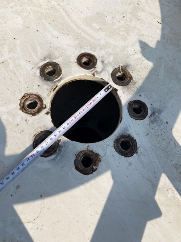 Komplettradsatz des Typs Alliance 300/95R46, Gebrauchtmaschine in Richebourg (Bild 5)