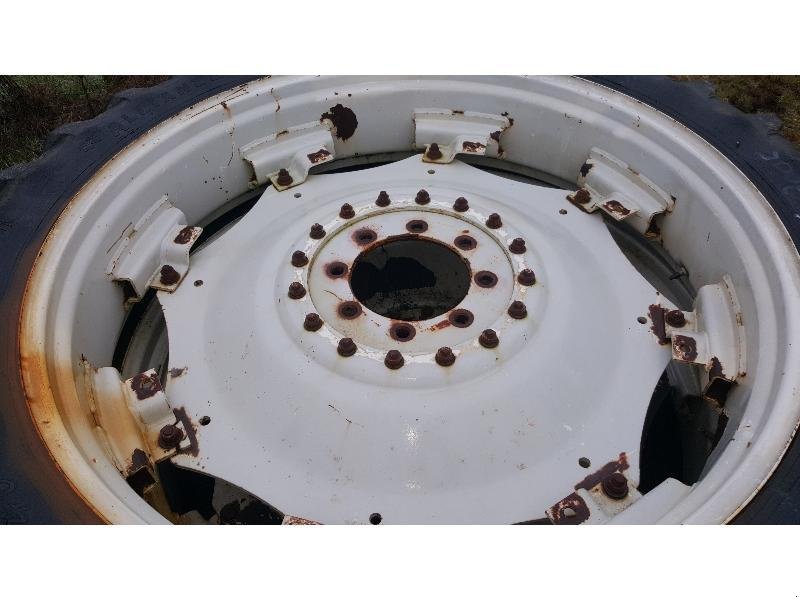 Komplettradsatz typu Alliance ROUES 12.4R46, Gebrauchtmaschine v CHAUMONT (Obrázek 1)