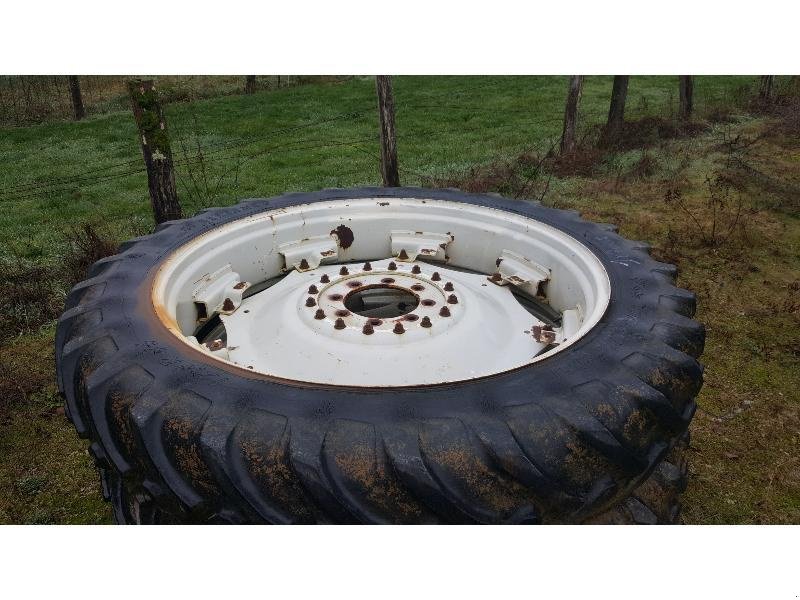 Komplettradsatz typu Alliance ROUES 12.4R46, Gebrauchtmaschine v CHAUMONT (Obrázek 2)