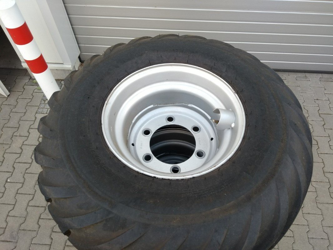 Komplettradsatz des Typs BKT 400/60 15.5, Gebrauchtmaschine in Rhinow (Bild 2)