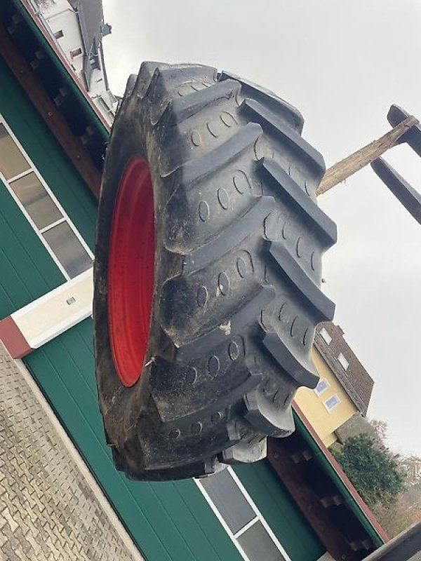 Komplettradsatz typu BKT BKT 480 / 70 R34 für Claas AXOS Kompletträder Hinterreifen, Gebrauchtmaschine v Niedernhausen OT Engenhahn (Obrázek 10)