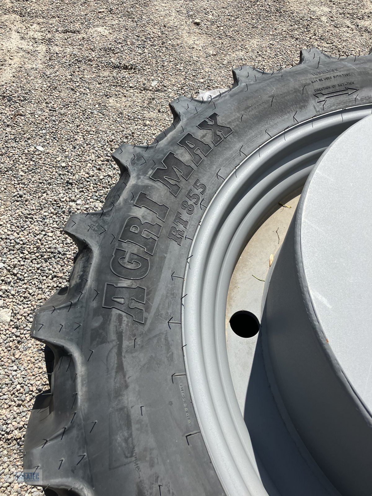 Komplettradsatz of the type BKT Räder 320/90 R54 + 320/85 R38, Gebrauchtmaschine in Salching bei Straubing (Picture 3)