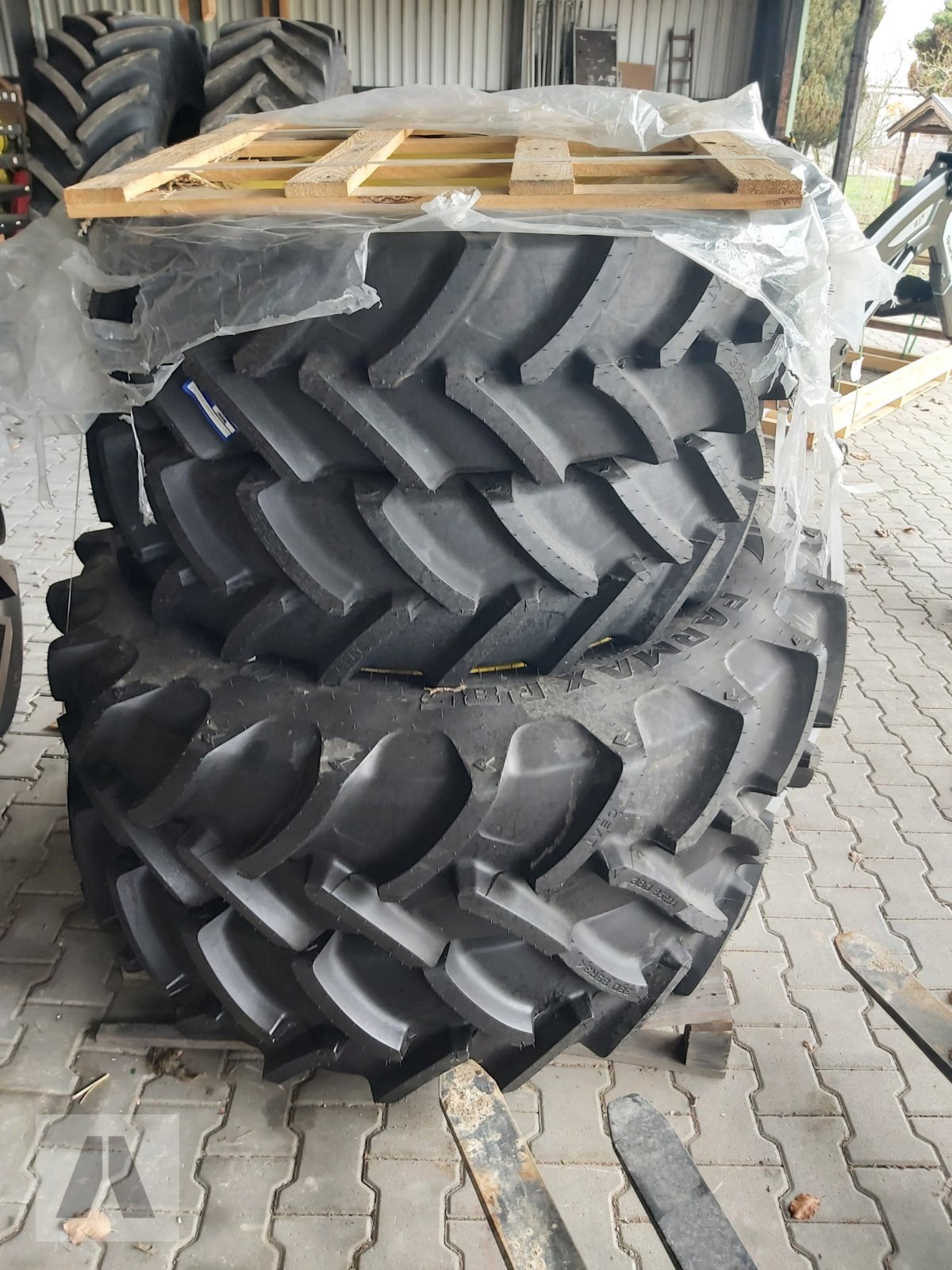 Komplettradsatz des Typs Ceat Farmax Pflegeräder, Neumaschine in Schwabmünchen (Bild 2)