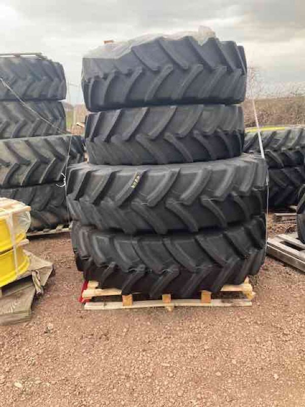 Komplettradsatz des Typs Ceat Pflegeradsatz für 6R195, Neumaschine in Wettin-Löbejun (Bild 1)