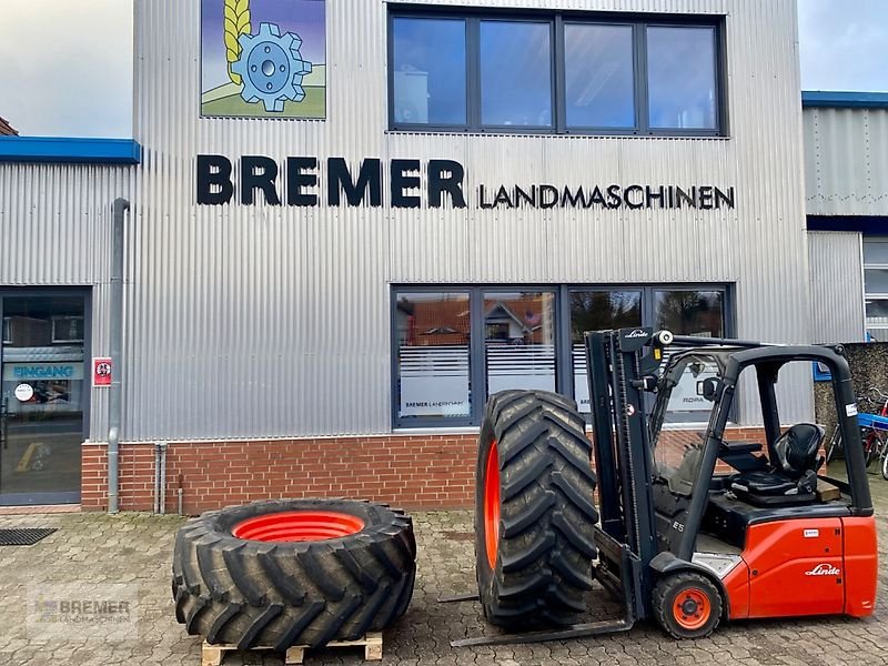 Komplettradsatz des Typs CLAAS Axion 920: Trelleborg TM 900 High Power, Gebrauchtmaschine in Asendorf (Bild 2)