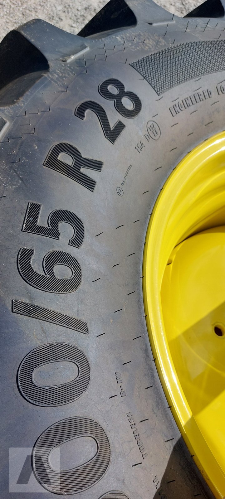 Komplettradsatz des Typs Continental 710/70R38 + 600/65R28, Neumaschine in Schwabmünchen (Bild 2)