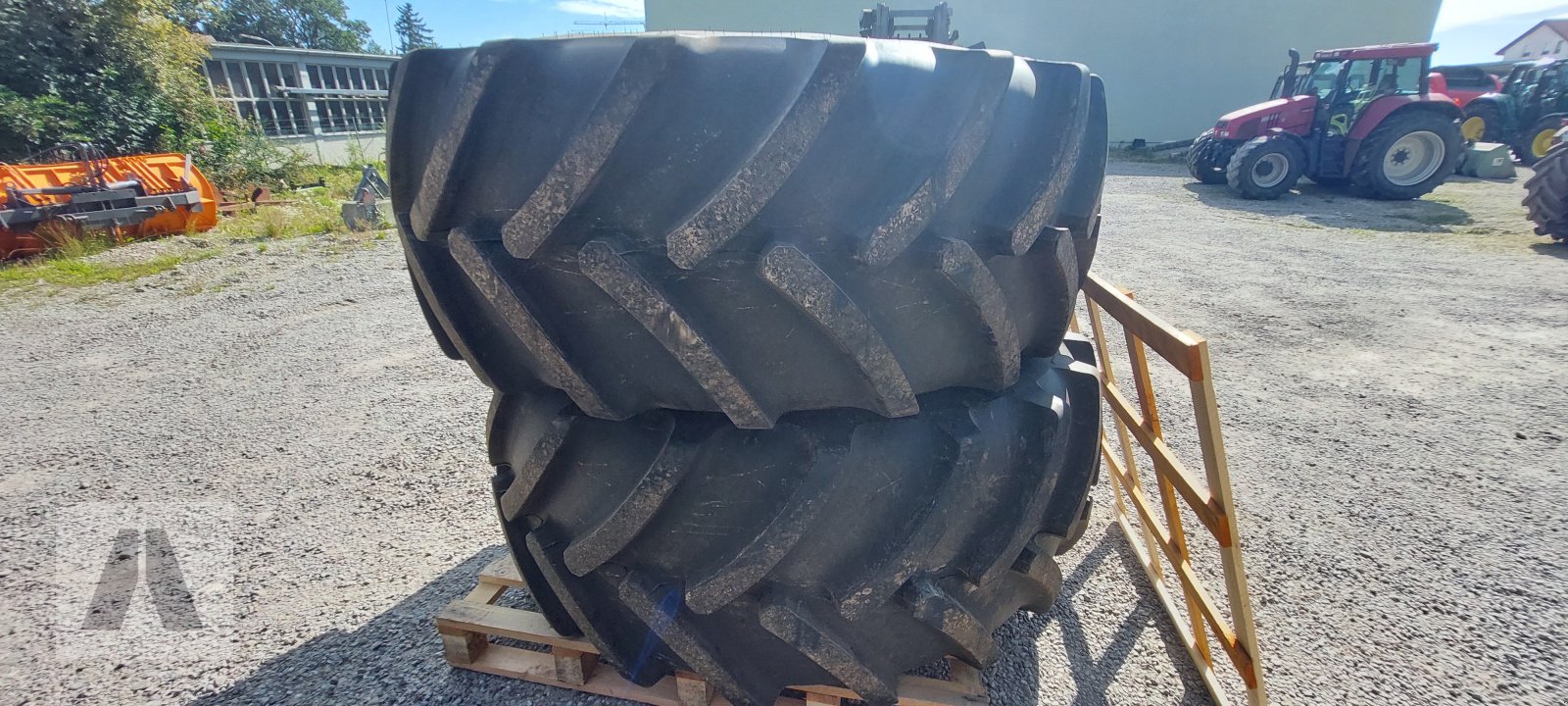 Komplettradsatz des Typs Continental 710/70R38 + 600/65R28, Neumaschine in Schwabmünchen (Bild 12)