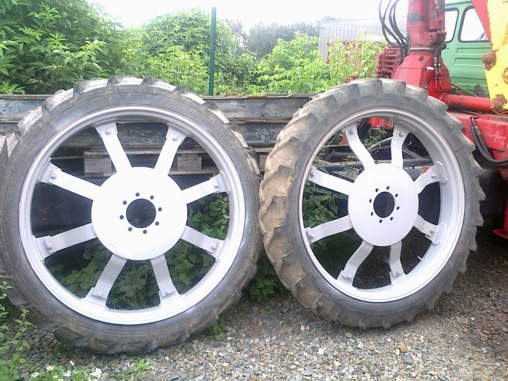 Komplettradsatz of the type Dunlop 9.5R44, Gebrauchtmaschine in CHAILLOUÉ (Picture 2)