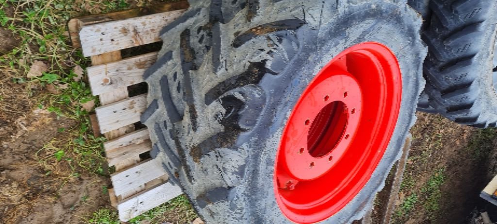 Komplettradsatz of the type Kleber 280/85R24, Gebrauchtmaschine in ST MARTIN EN HAUT (Picture 1)