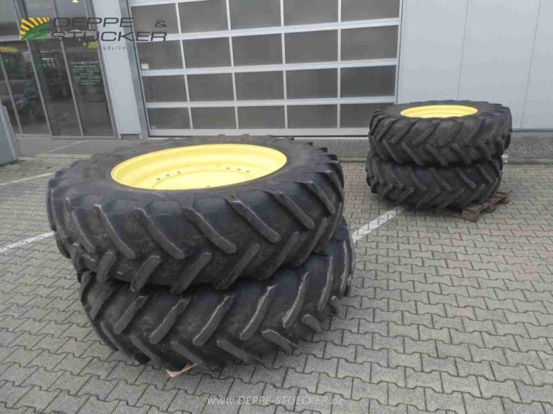 Komplettradsatz des Typs Michelin 18.4R30 / 520/85R46 Pflegeräder, Gebrauchtmaschine in Lauterberg/Barbis